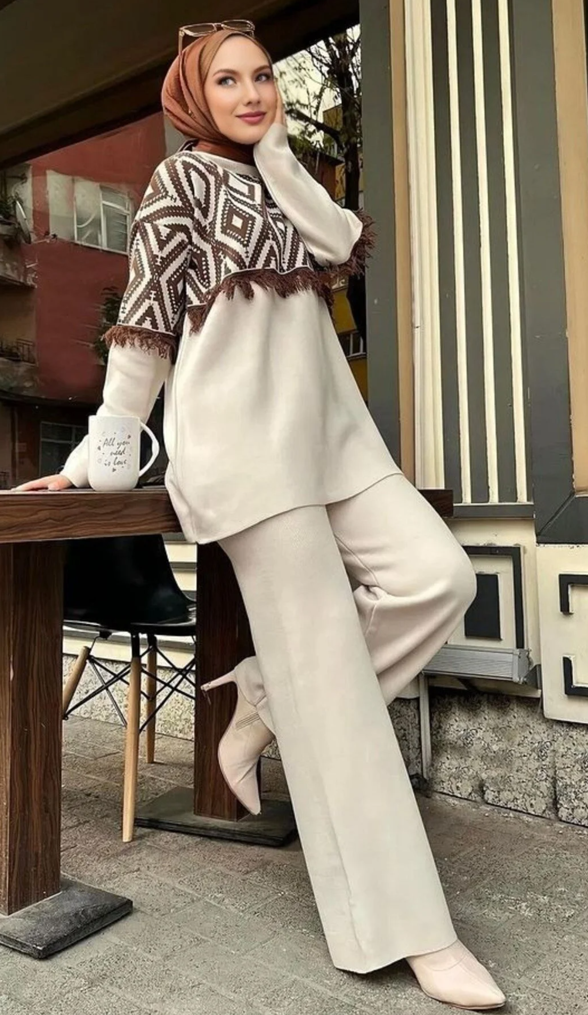 Cloudy Kids طقم تونيك وبنطلون نسائي باللون البيج