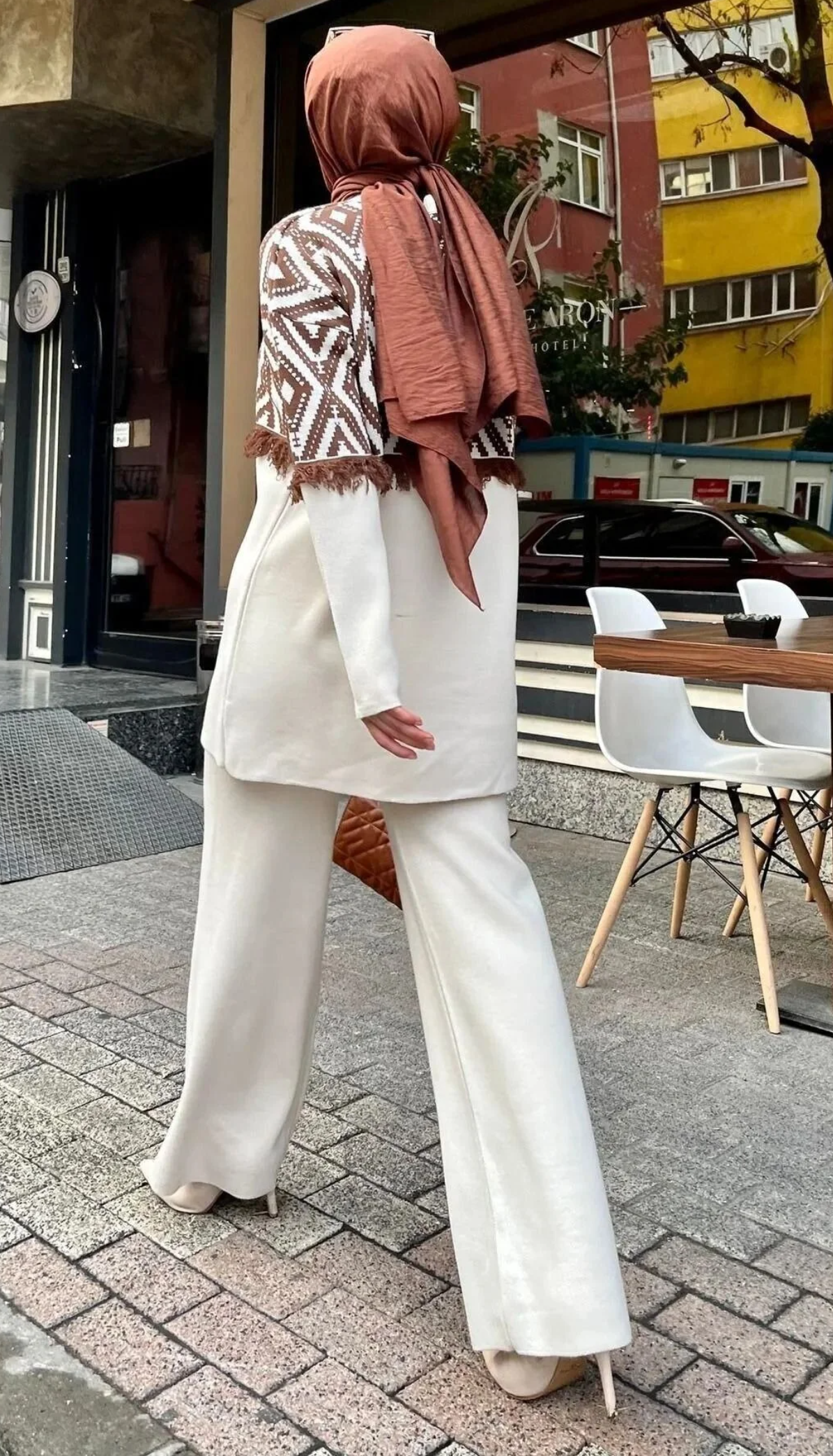 Cloudy Kids طقم تونيك وبنطلون نسائي باللون البيج