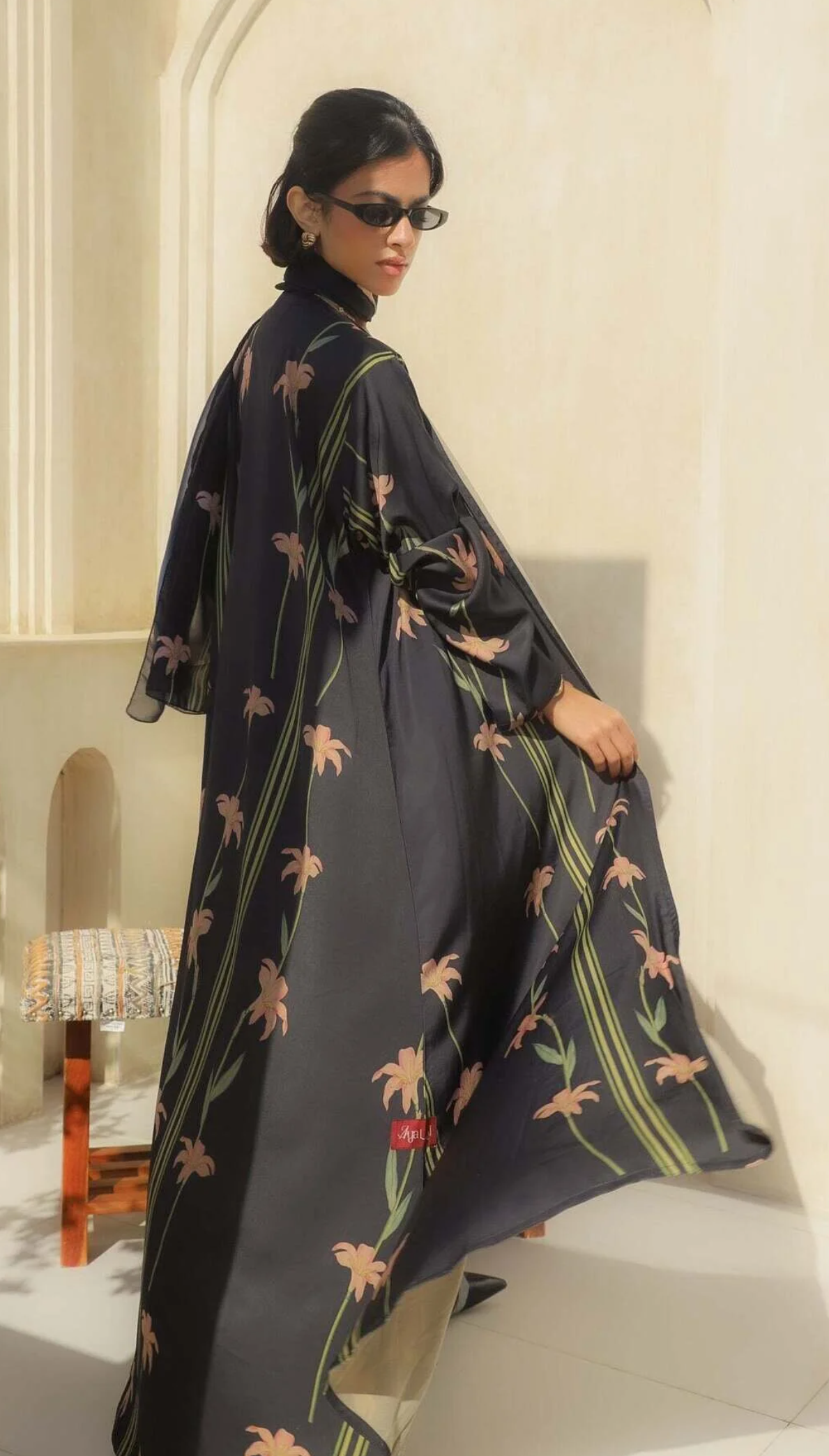 AYA عباية سوداء