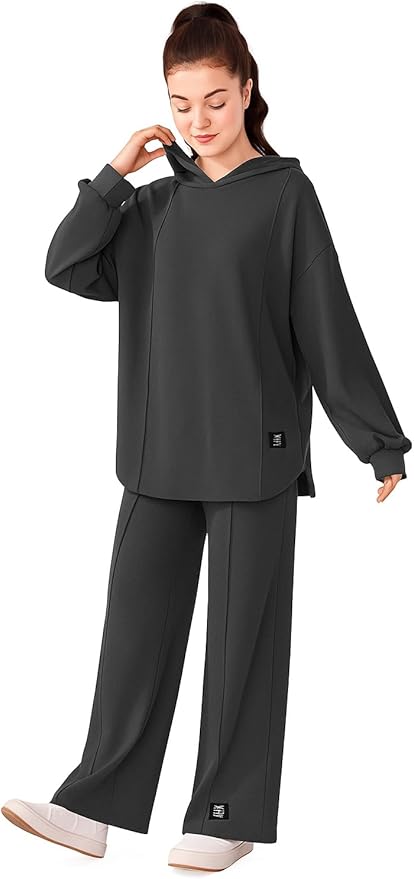 طقم رياضي نسائي من رومبا – خامة قطن ناعم ومريح مقاوم للتجاعيد والوبر - ترنج رياضي للبنات والنساء بغطاء للرأس من رومبا