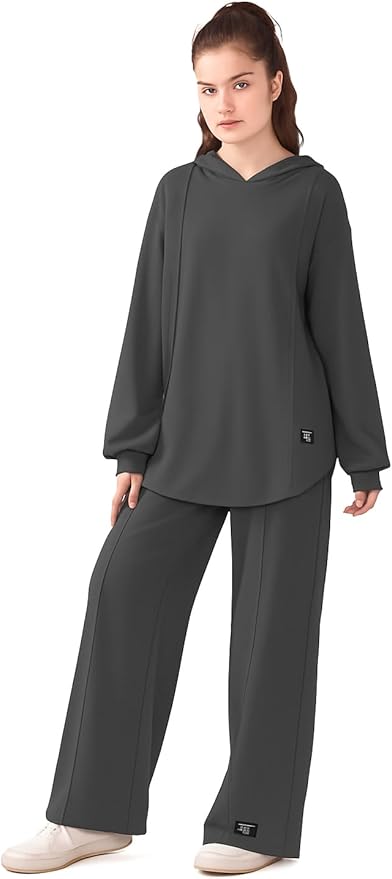 طقم رياضي نسائي من رومبا – خامة قطن ناعم ومريح مقاوم للتجاعيد والوبر - ترنج رياضي للبنات والنساء بغطاء للرأس من رومبا