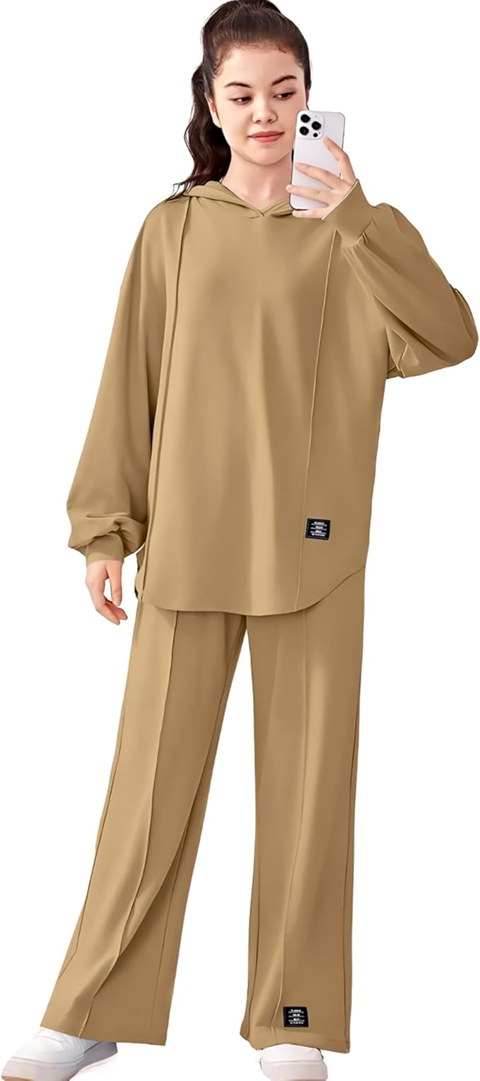 طقم رياضي نسائي من رومبا – خامة قطن ناعم ومريح مقاوم للتجاعيد والوبر - ترنج رياضي للبنات والنساء بغطاء للرأس من رومبا