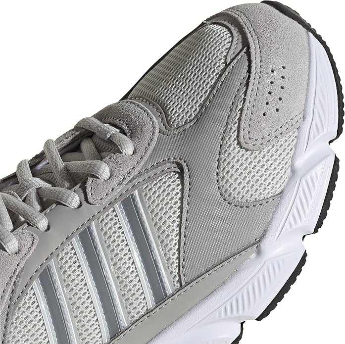 adidas womens Crazychaos 2000 Sneaker / حذاء كريزي كيوس 2000 للنساء من اديداس